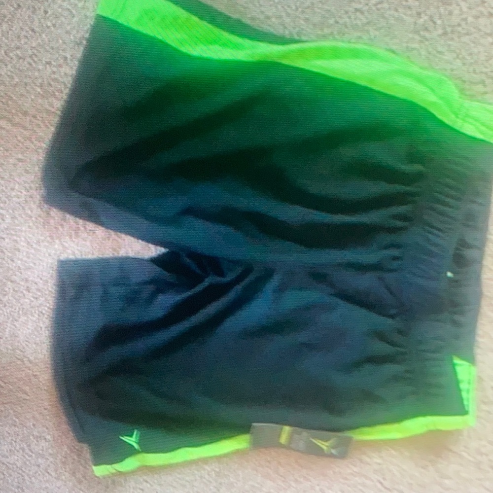 Shorts NWT
